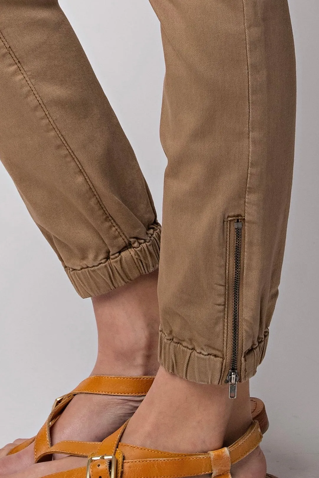 Distressed Cargo Pants- Brown