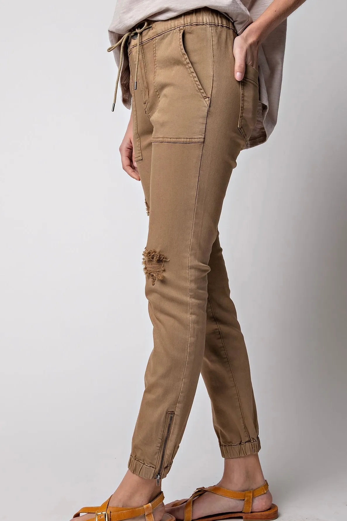 Distressed Cargo Pants- Brown