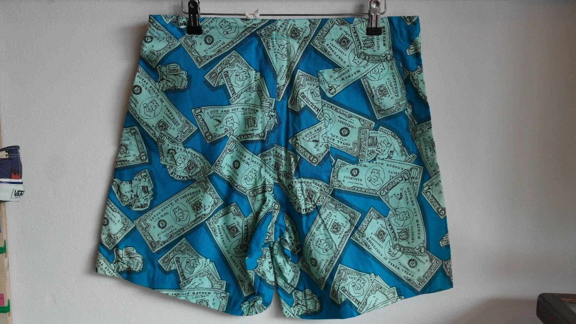 vintage life's a beach swim short ¬ M